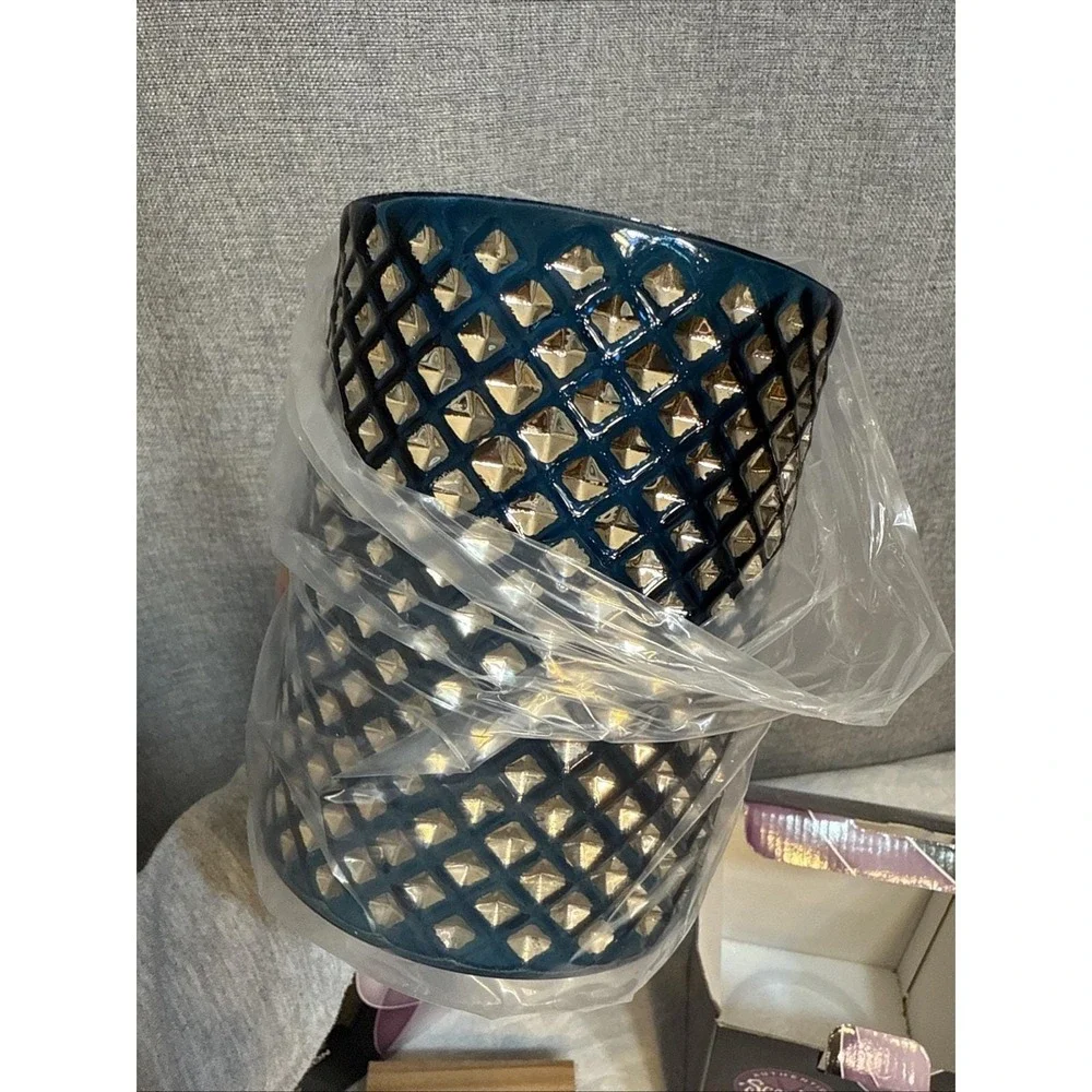NEW‎ Scentsy Blue Diamond Wax Warmer Shade & Broad Base Retired